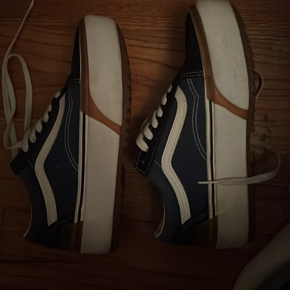 Platform vans - Picture 3 of 3